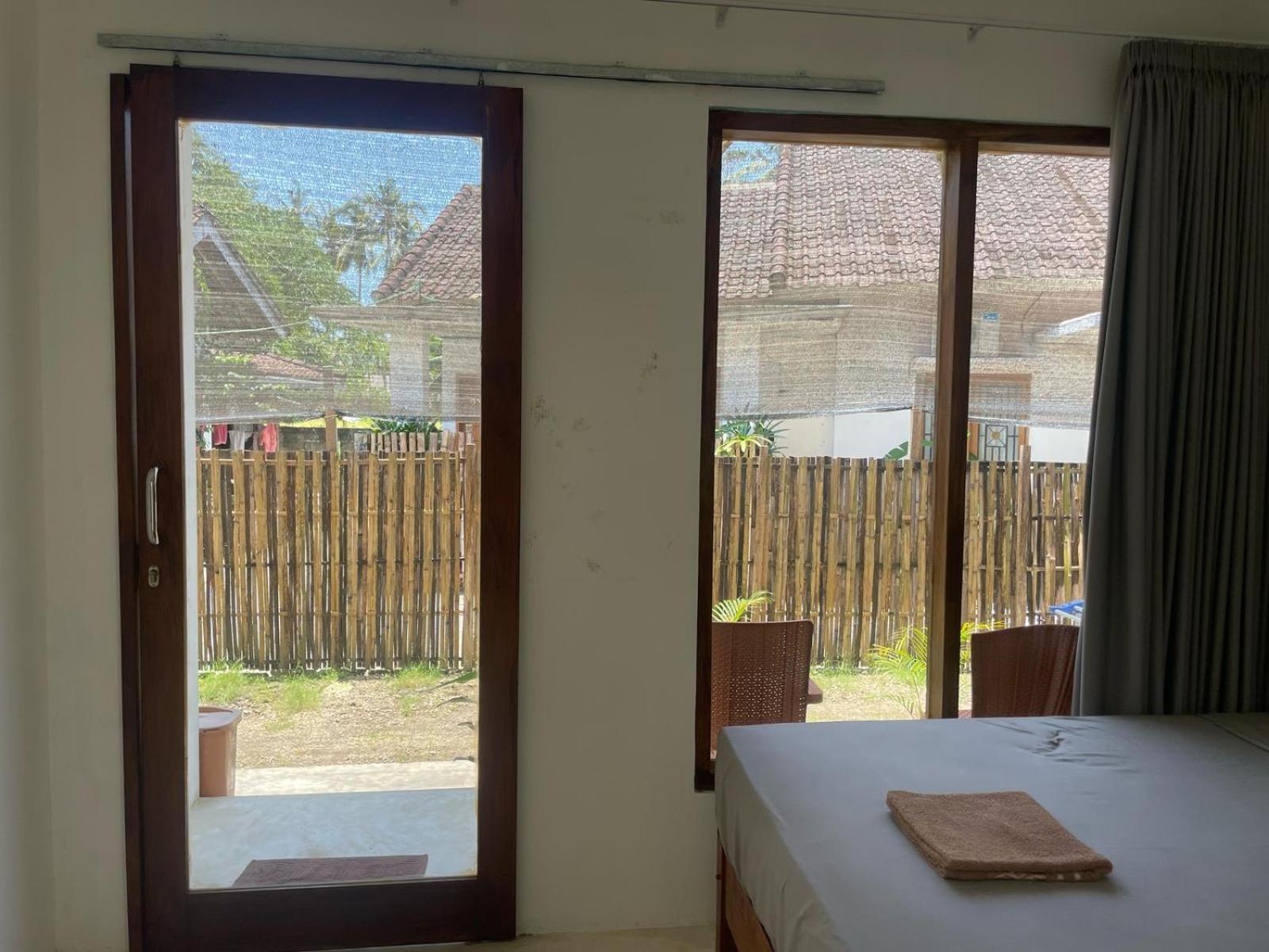 The Corner Homestay Kuta  Buitenkant foto